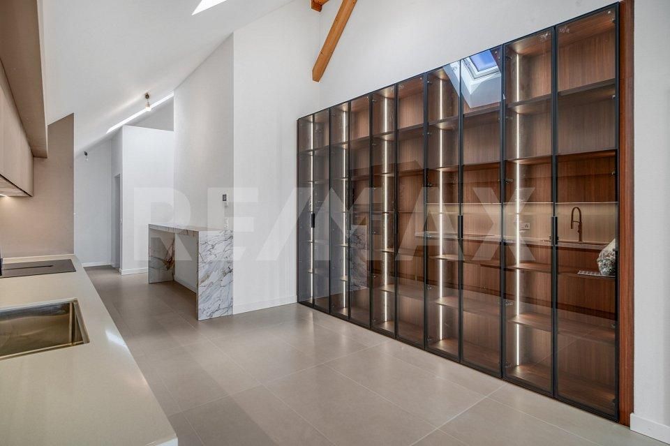 Accès privatif par ascenseur; Dernier étage; 4.5p 135 m²; Jardin 103 m² à Vallamand - Appartement 4.5 pièces - image - 1