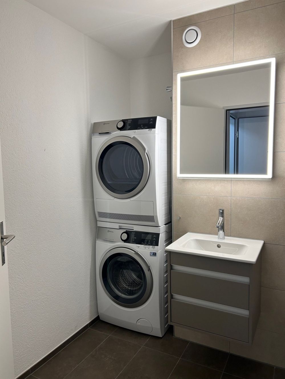Hochwertig sanierte Wohnung mit Balkon beim Wiesenplatz -  Bild 6