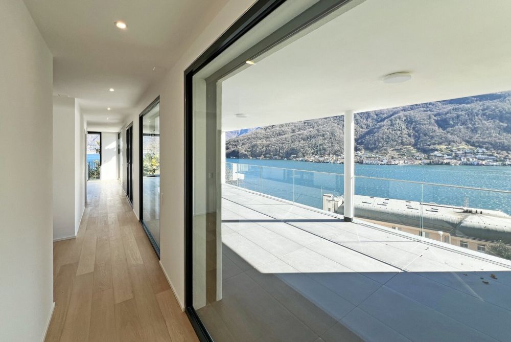 STUPENDA VILLA CON VISTA LAGO MOZZAFIATO A VICO MORCOTE -  Bild 6