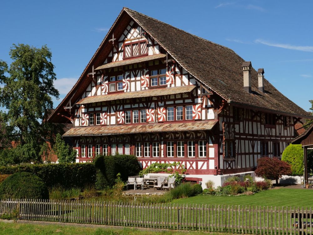 GROSSE 3 1/2-ZIMMER WOHNUNG, PARTIELLE SEESICHT, SONNIG, RUHIG, MITTEN IM DORF - Bild 10