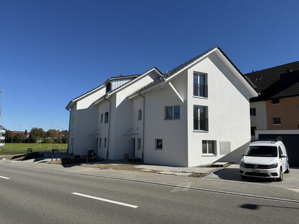 Neu-Modern-Bezugsbereit -  Bild 1