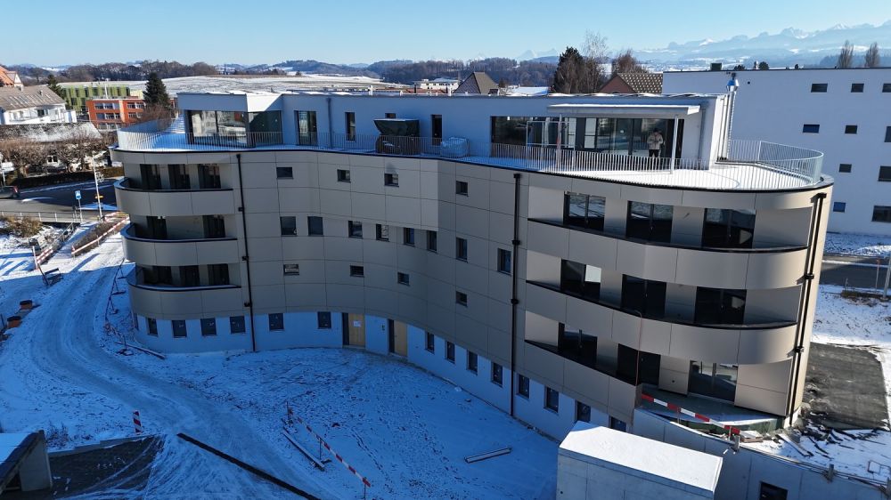 Div Moderne 2.5-4.5-Zimmer Wohnungen mit Balkon und Duplex Attika mit Terrasse in Schmitten - Bild 5