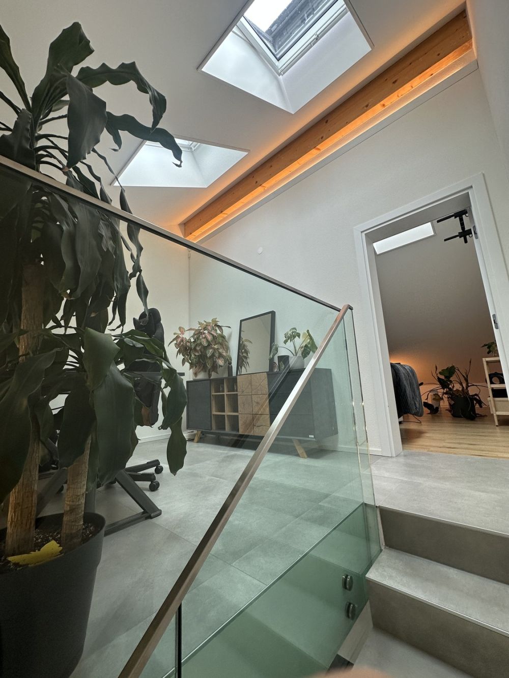 Moderne 2.5 Zimmer Dachwohnung mit Galerie -  Bild 4