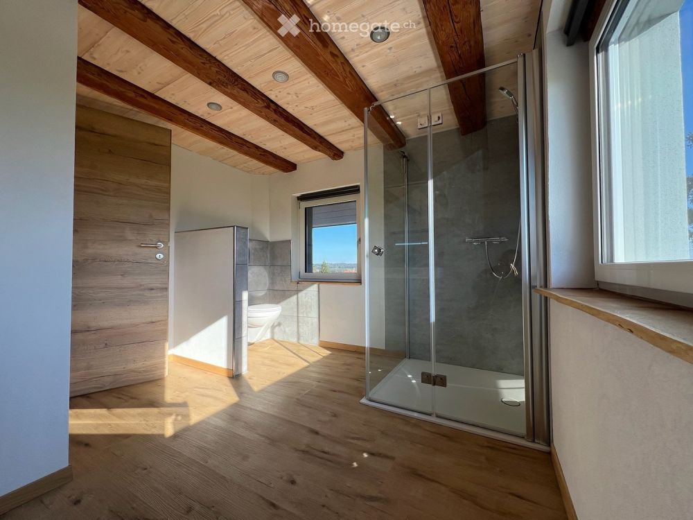Lichtdurchfluteter Traum-Altbau 2024 60 m² Wellness-Schlafzimmer mit Sauna  in Hugelshofen -  Bild 10