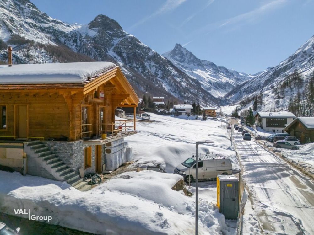 Charmantes Alpenhütte mit eleganter Ausstattung in atemberaubender Umgebung -  Bild 1