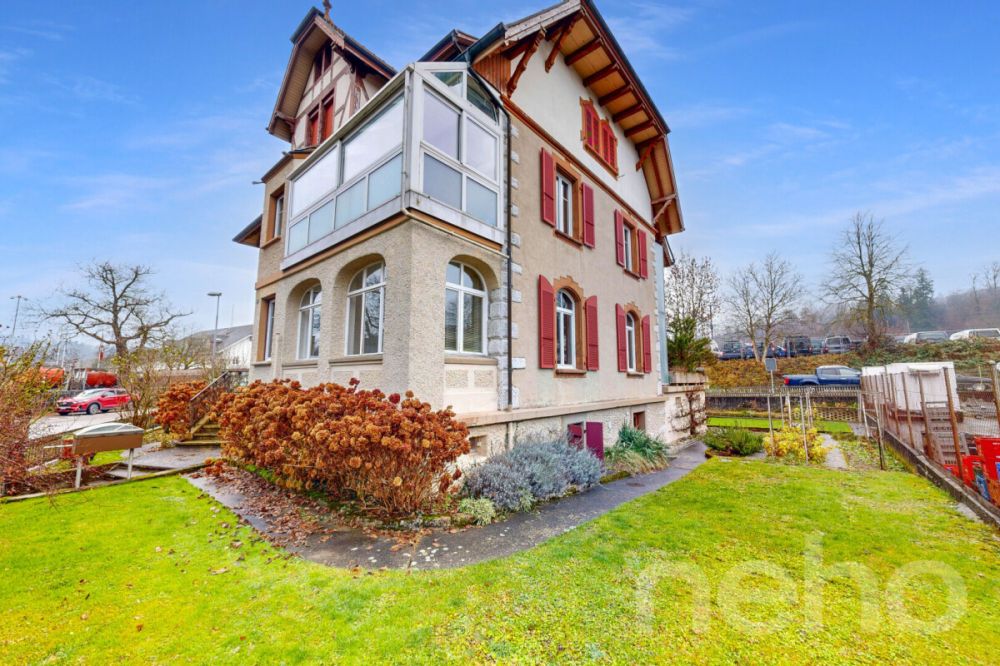 Grosszügiges Zweifamilienhaus mit Charakter und Potenzial - Bild 2