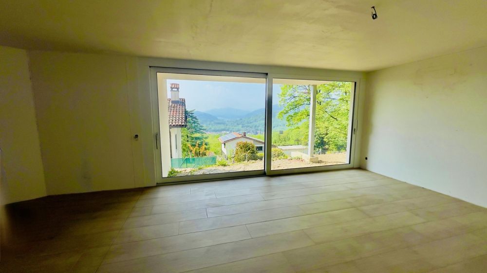 EXKLUSIVES UND GERAUMIGES 4.5-ZIMMER-WOHNUNG MIT GARTEN IN CAPRIASCA -  Bild 2