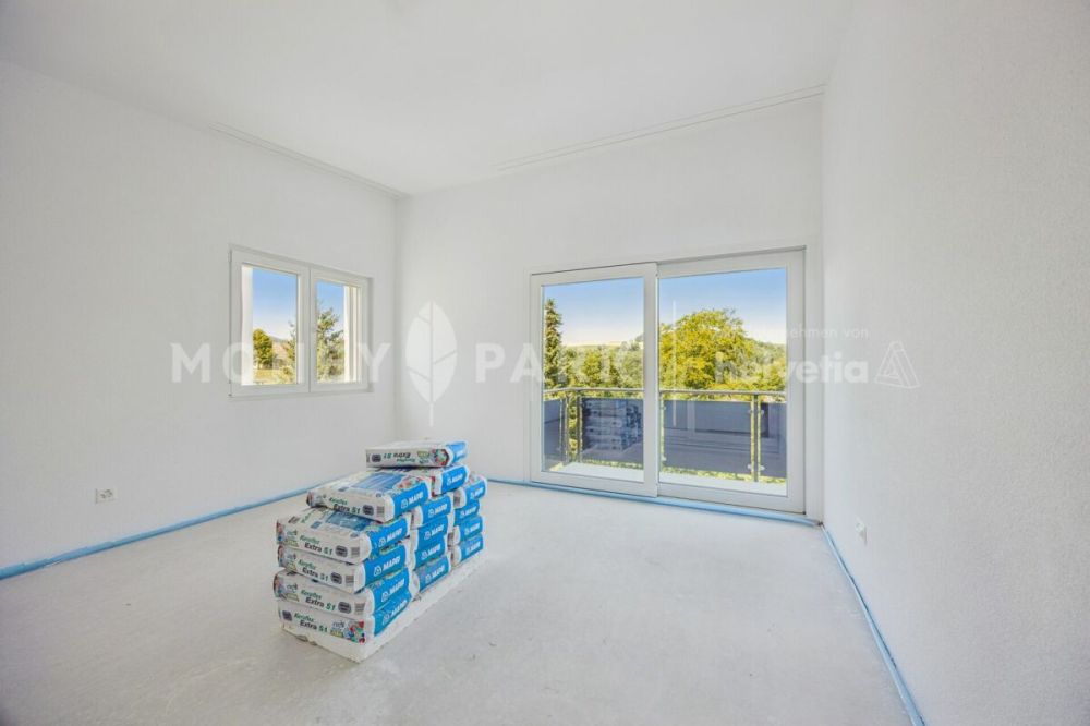 Neubau 6.5-Zimmer-Einfamilienhaus an idyllischer Hanglage - Bild 9