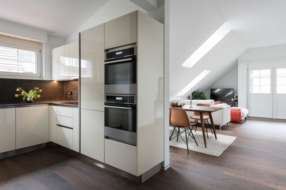 Moderne Dachwohnung mit Neubaucharakter -  Bild 1