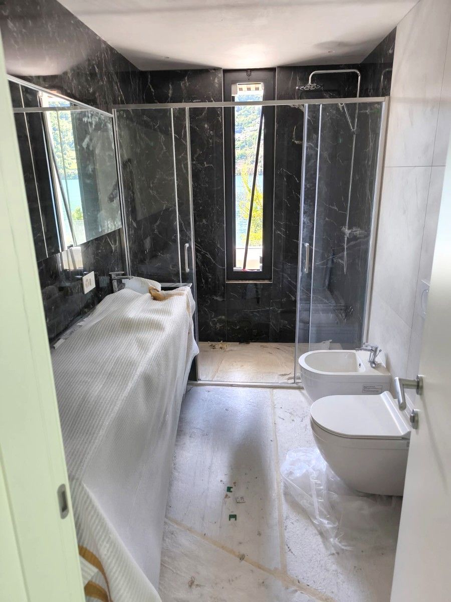 Prestigiosa villa 4,5 vista lago con rooftop e posto barca privato - Bild 10