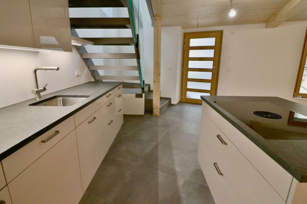 Seltenes Objekt! Charmantes Reihenhaus mit 3.5 Zimmern, neu, mit Charme! -  Bild 2
