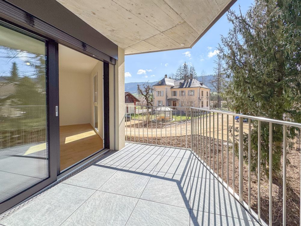 Appt PPE neuf de 4.5 pces avec balcon Campagne Pernod, lot A6 - Balcon avec vue sur le parc et la maison de maître