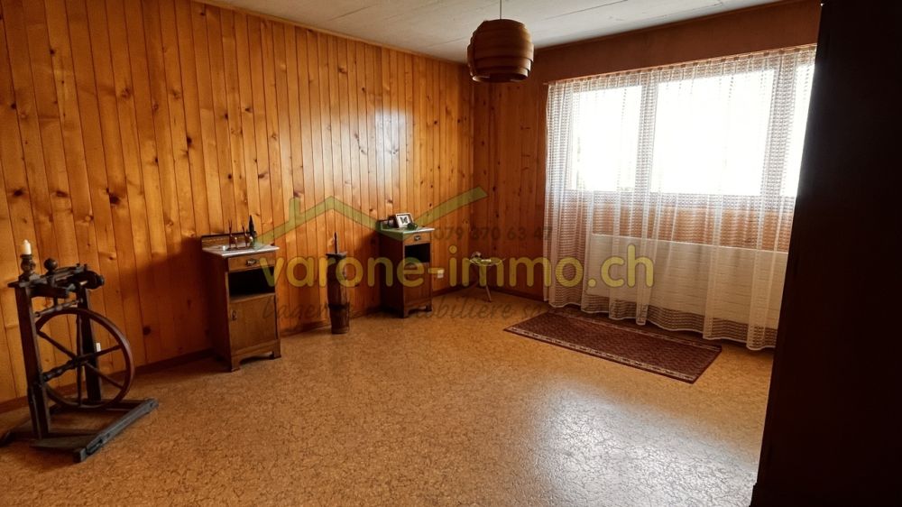 Villa de 6 pièces à Ormône/Savièse avec grand terrain constructible - Chambre au rez inférieur