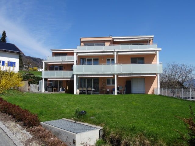 Moderne und helle 2.5-Zimmer-Neubauwohnung mit grossem Balkon -  Bild 1