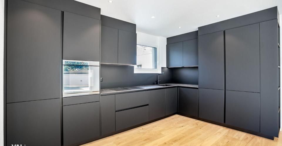 Abschlagen, ankommen und aufatmen: Exklusive Attika in der Golfresidence - Appartement 3.5 pièces - image - 3