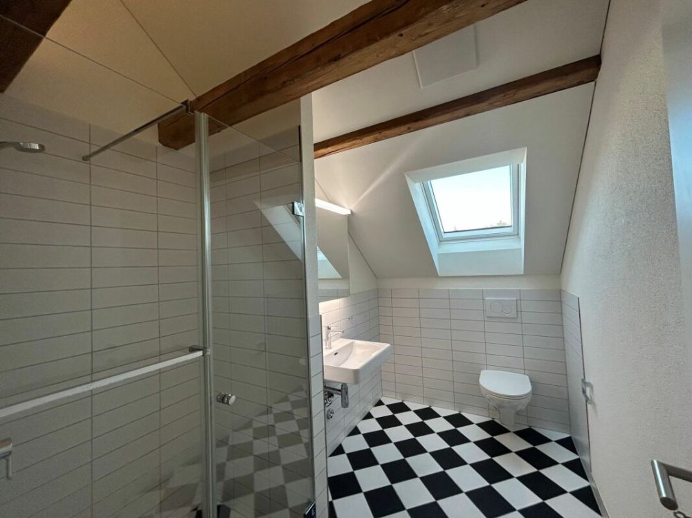 Moderne Dachwohnung mit Loggia an zentraler Lage -  Bild 4