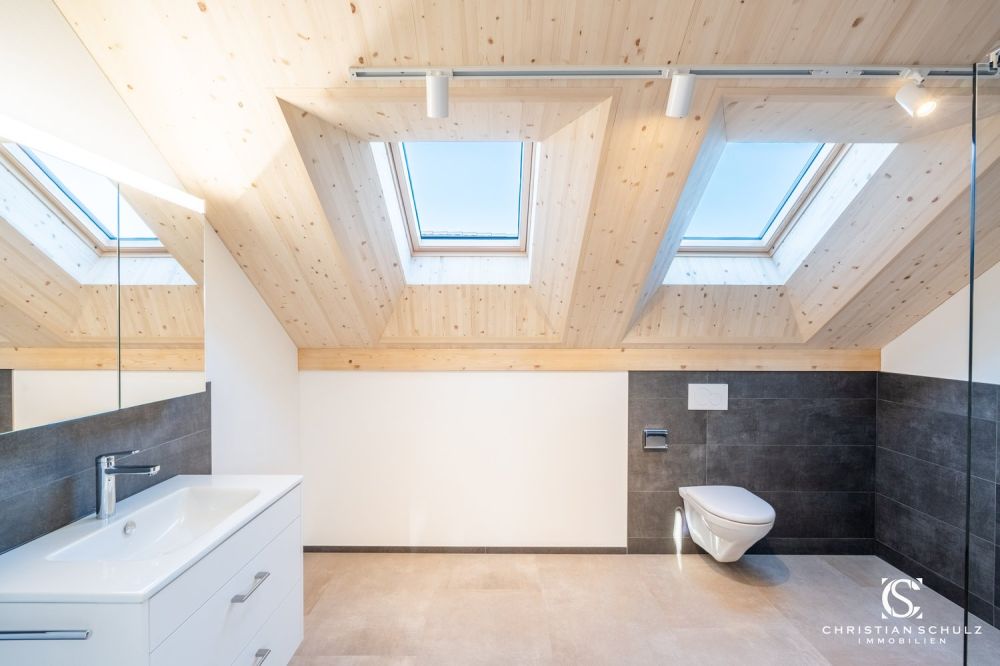 Reserviert! Grosszügiges Neubauhaus mit Einliegerwohnung in Panoramalage! - Bild 3