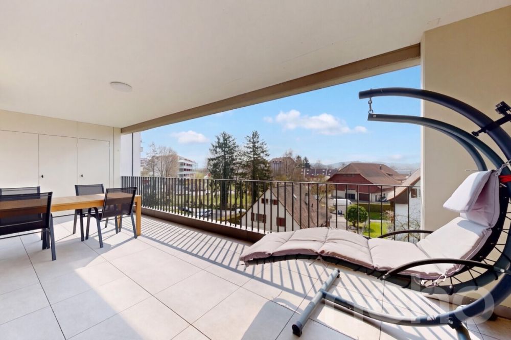 Lumineux 2.5 pièces avec balcon couvert et vue dégagée -  Bild 1