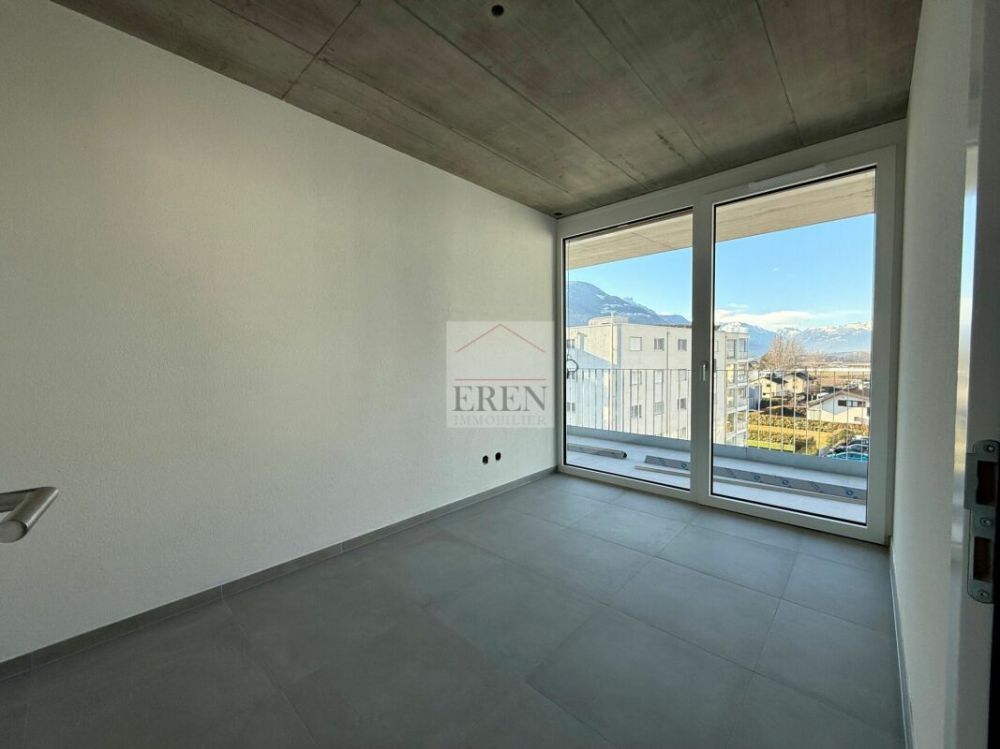 Superbe attique 4 pièces avec façades vitrées et grand balcon-terrasse panoramique de 45 m2 - Attique neuf à vendre à Conthey