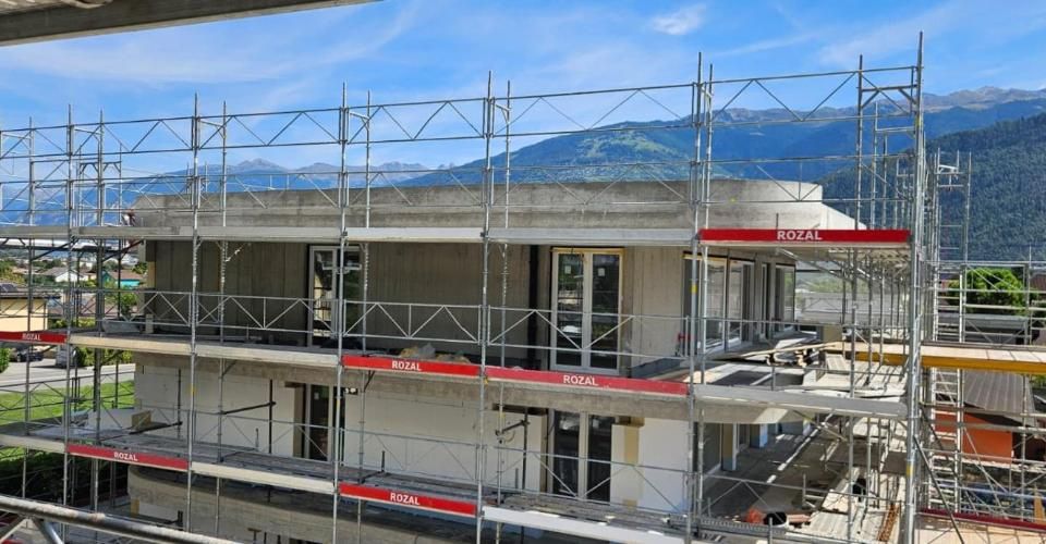 Appartement avec superbe jardin privatif et vue sur les montagnes - Appartement 3.5 pièces - image - 1