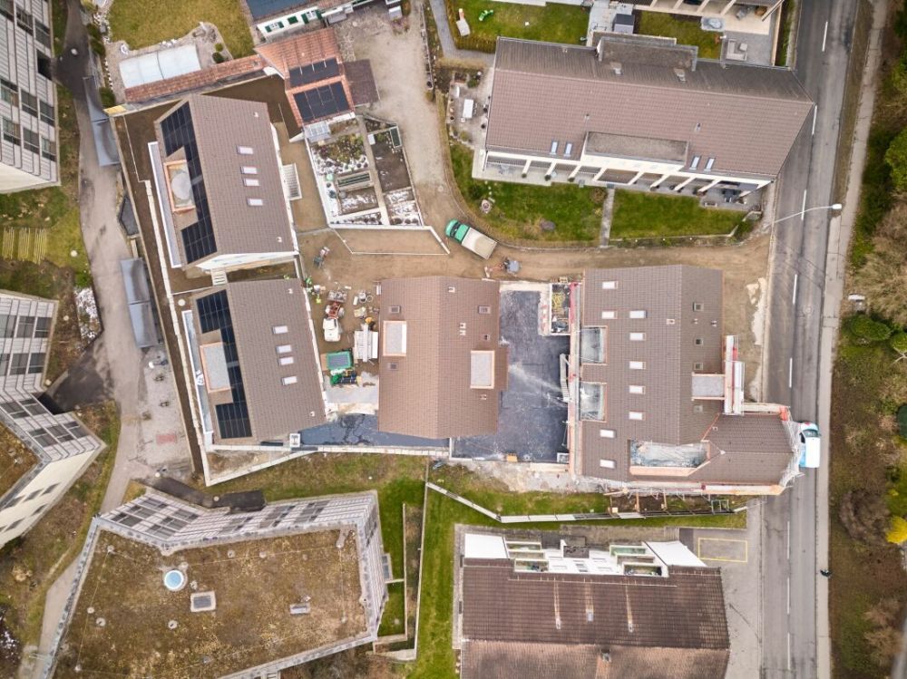 6 1/2-Zimmer-Doppeleinfamilienhaus mit nutzbarer Landfläche - Bild 4