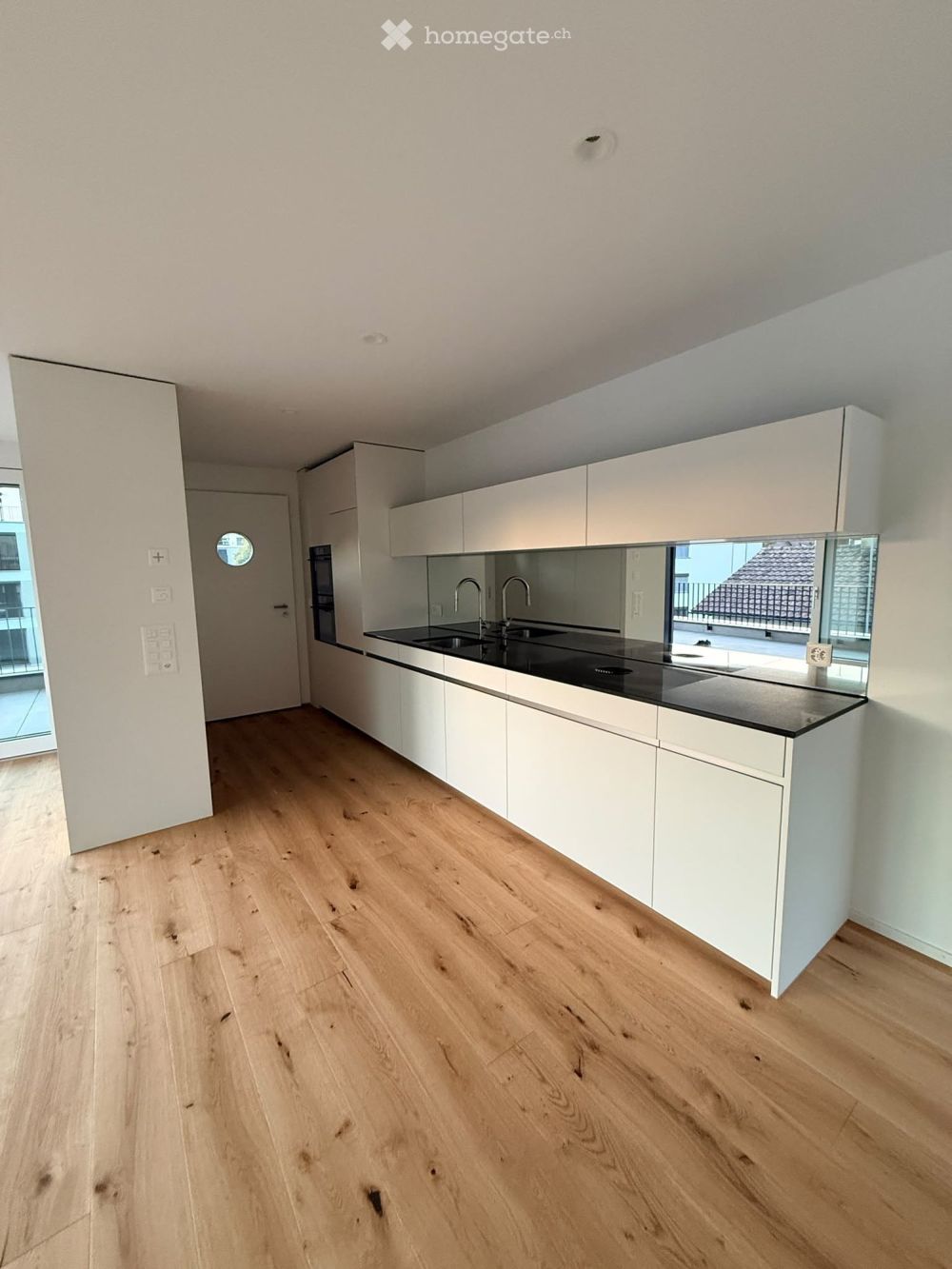 Erstbezug hochwertige 2.5-Zimmer-Attikawohnung mit grosser Terrasse & viel Privatsphäre -  Bild 2
