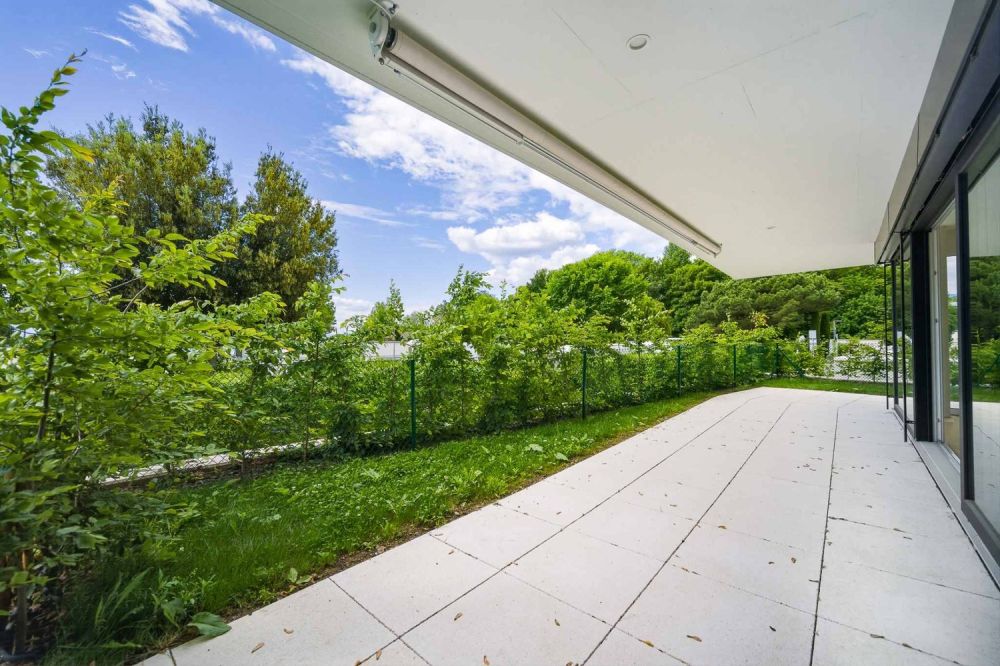 Neue Wohnung mit hohem Standard - 5,5 Zimmer in Ecklage mit Terrasse und privatem Garten -  Bild 4