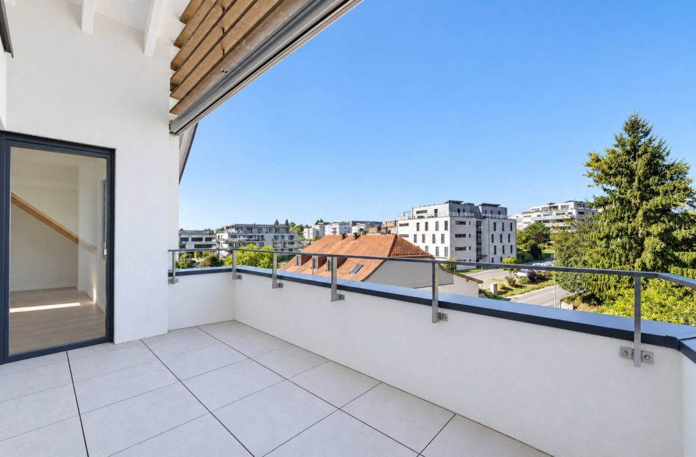 Neuf - Magnifique duplex avec balcon et vue sur le Jura - Balcon couvert