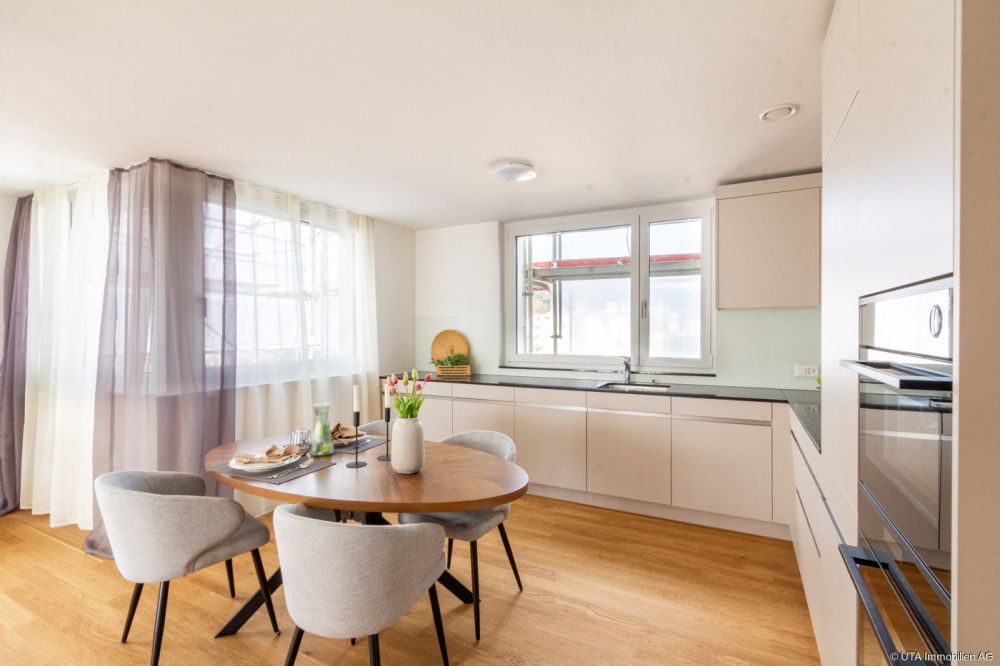 Attraktive 2.5-Zimmer-Neubauwohnungen an ruhiger und zentraler Lage - Musterwohnung Attika - Küche/Essbereich
