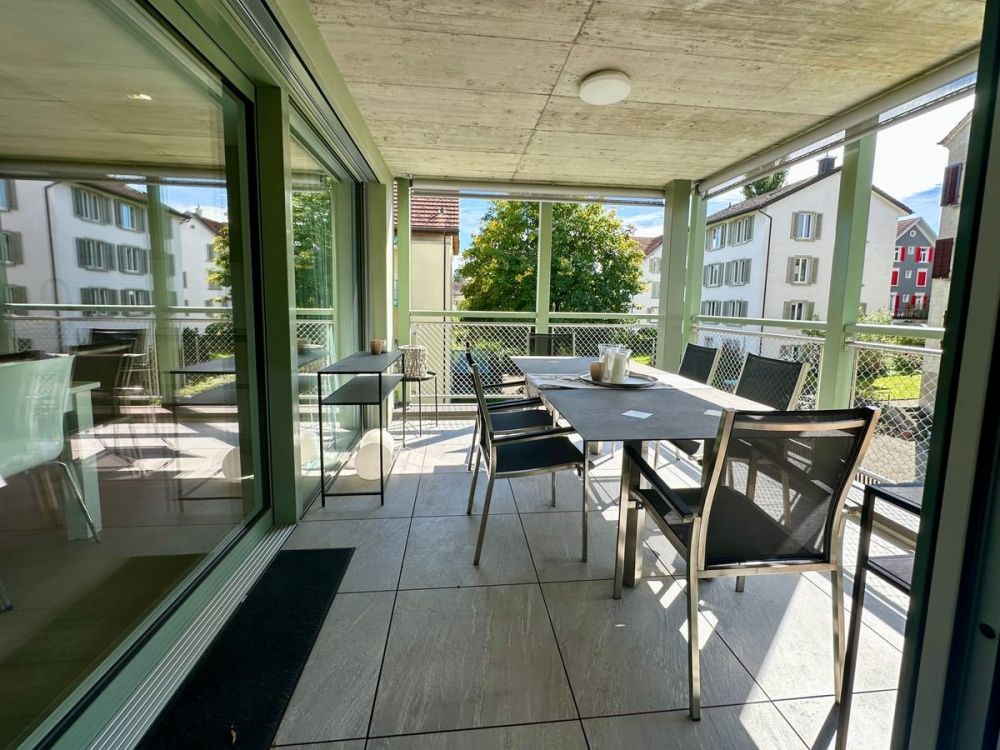 Möblierte exklusive 3.5-Zimmer-Wohnung  mit zwei Balkonen im Zentrum Thalwil - Terrasse Ost