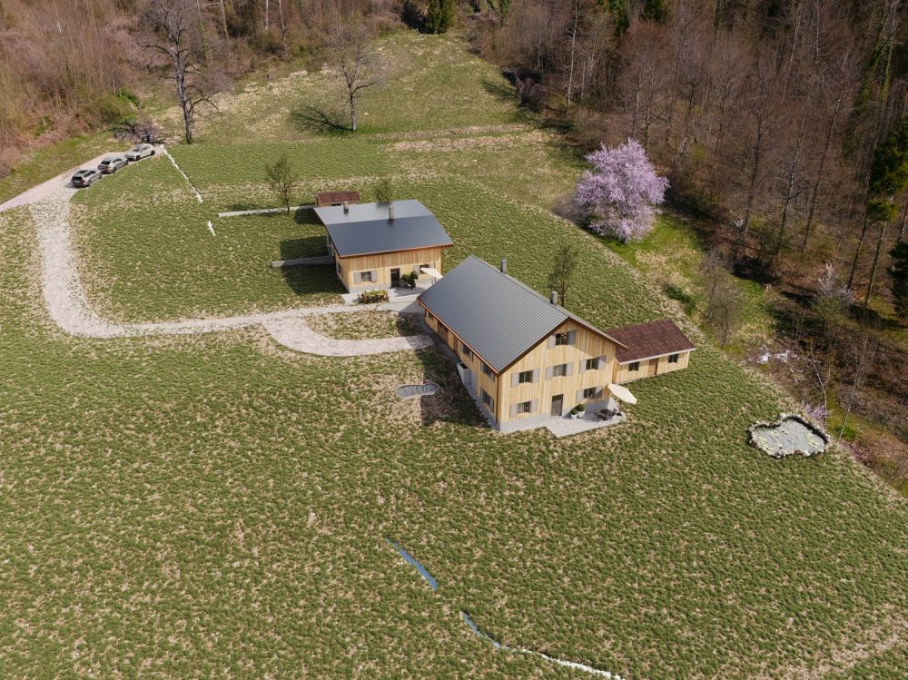 NOBILES NATURJUWEL: 5,15 ha ANWESEN 100% AUTARK bewilligtes Bauprojekt, Wiese / Wald / Bach / Teich -  Bild 1