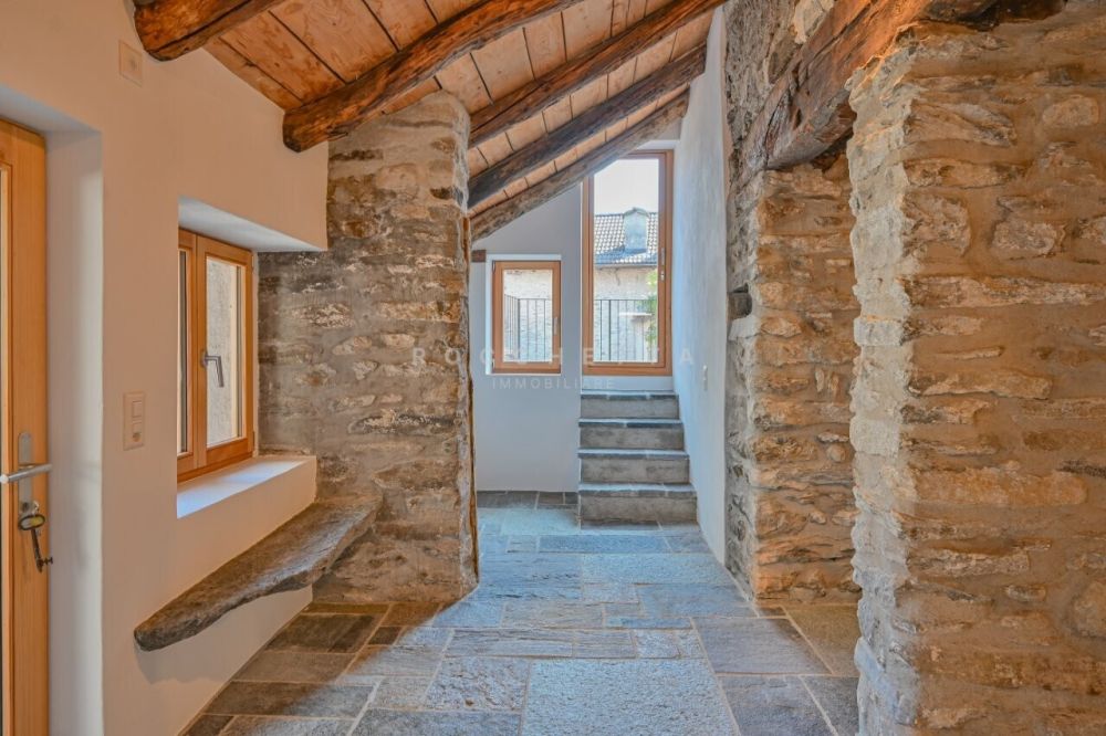 Caratteristica casa interamente ristrutturata con grande locale hobby -  Bild 9