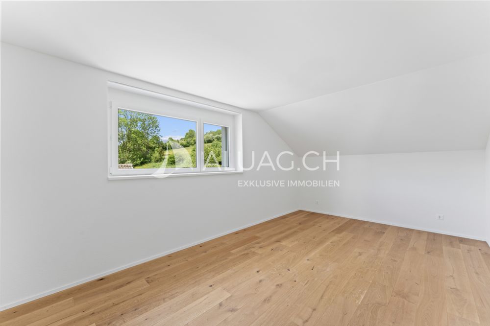 4.5 ZIMMER WOHNEN IM JURAPARADIES - Weiteres Zimmer mit vielen Einrichtungsoptionen  ideal nutzbar als Kinderzimmer oder Gästezimmer