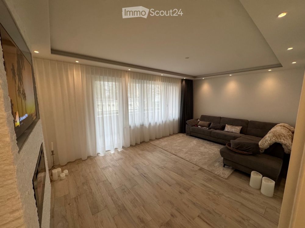 Kernsanierte 3.5-Zimmer-Wohnung mit Panoramablick -  Bild 3