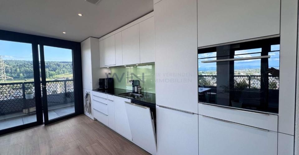 Wohnen auf Top-Niveau: Luxus im 13. Stock - Appartement 2.5 pièces - image - 3