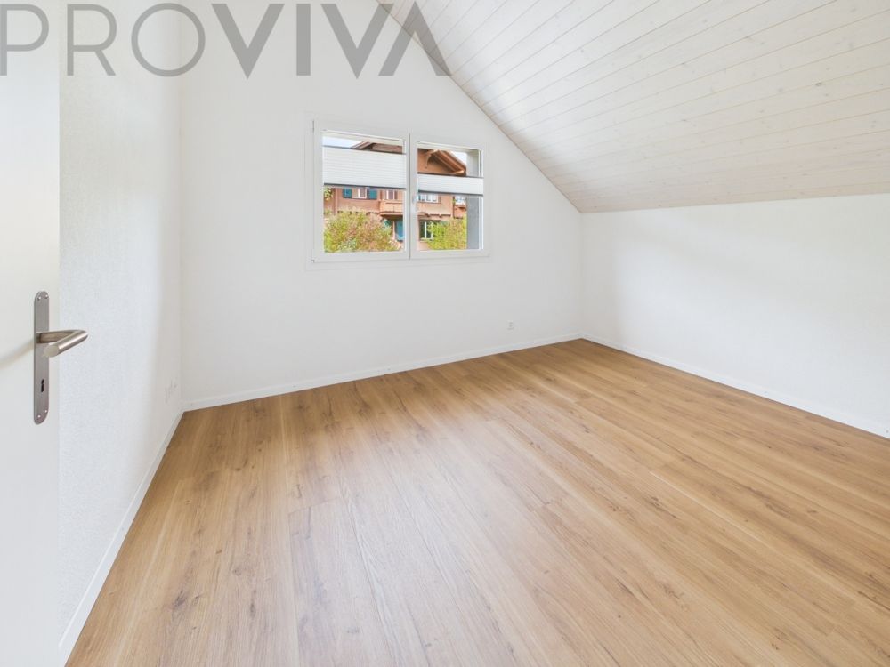 Modernes neues Haus mit grosszügigem Aussenbereich und viel Platz -  Bild 12