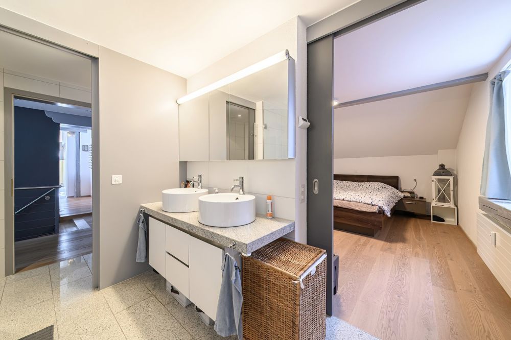 Liebhaberobjekt mit Renditepotenzial an ruhiger und zentraler Lage in Dietlikon - Bild 12