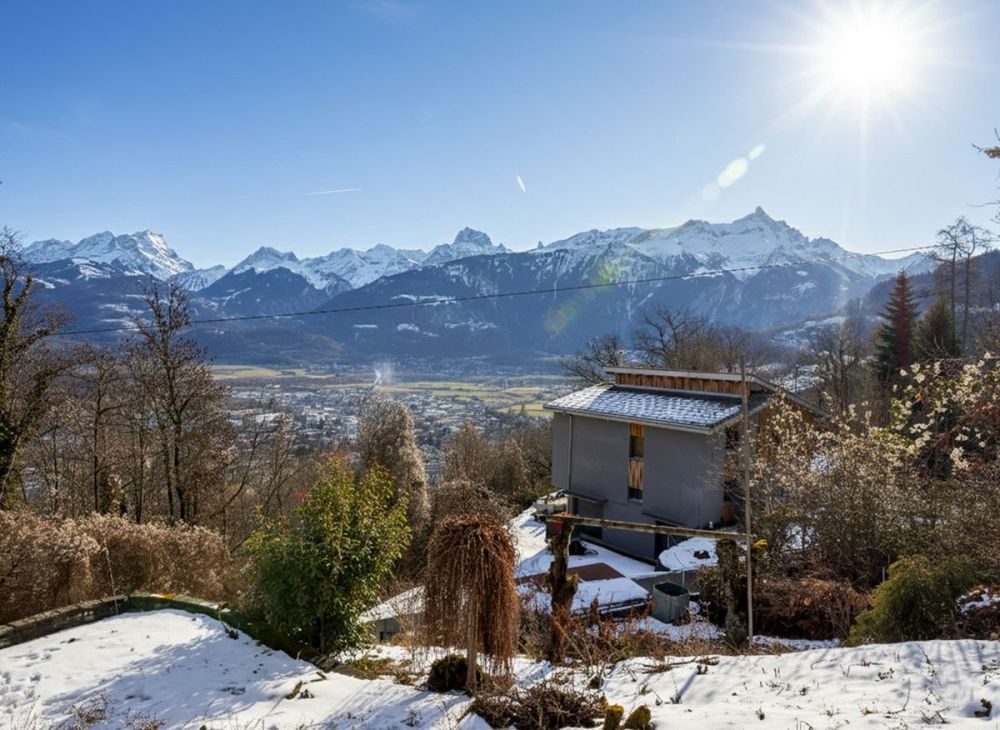 Grand chalet de 5,5 pièces avec sous-sol et garage double, sur plan avec toutes les finitions au gré du preneur. - Bild 1