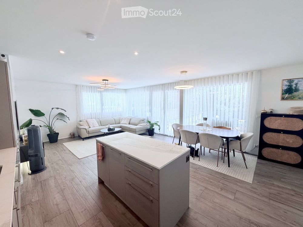 REMAUFENS – ÉLÉGANT 4,5 PIÈCES DE 113 M² AVEC TERRASSE DE 27 M² & PARKING PRIVÉ -  Bild 1