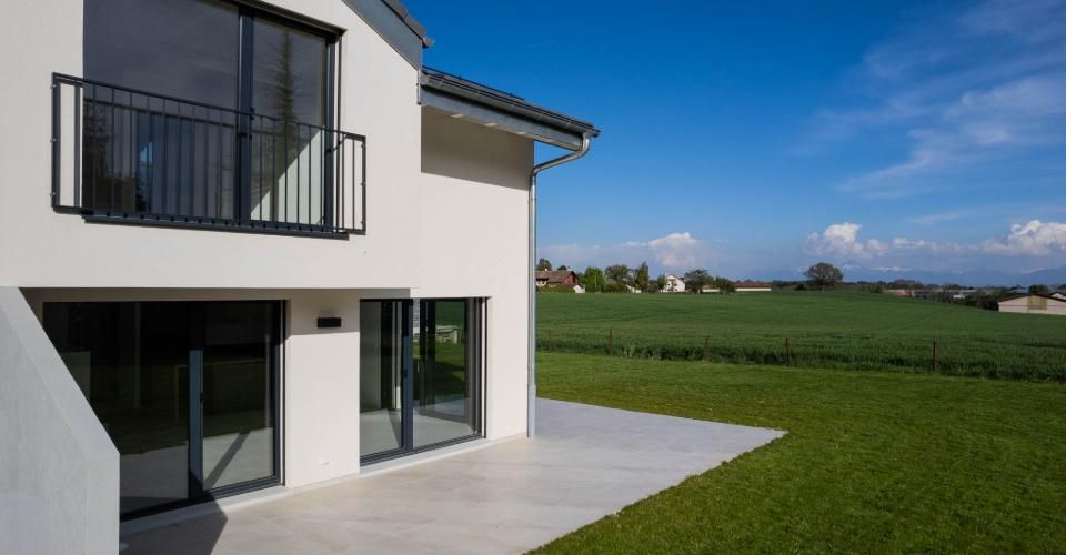 Maison mitoyenne avec 4 chambres, magnifique vue sur les champs et les Alpes - Maison contiguë 5.5 pièces - image - 2