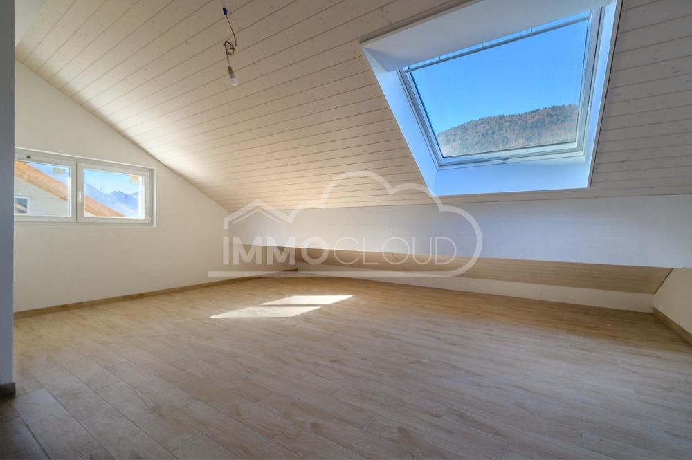 Raum und Licht für diese Dachgeschosswohnung! -  Bild 4