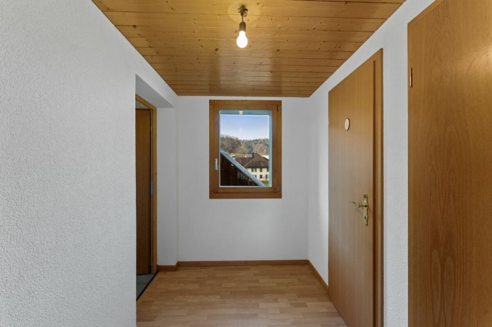 Zweifamilienhaus / EFH mit Einliegerwohnung - 4.5 Zimmer Haus