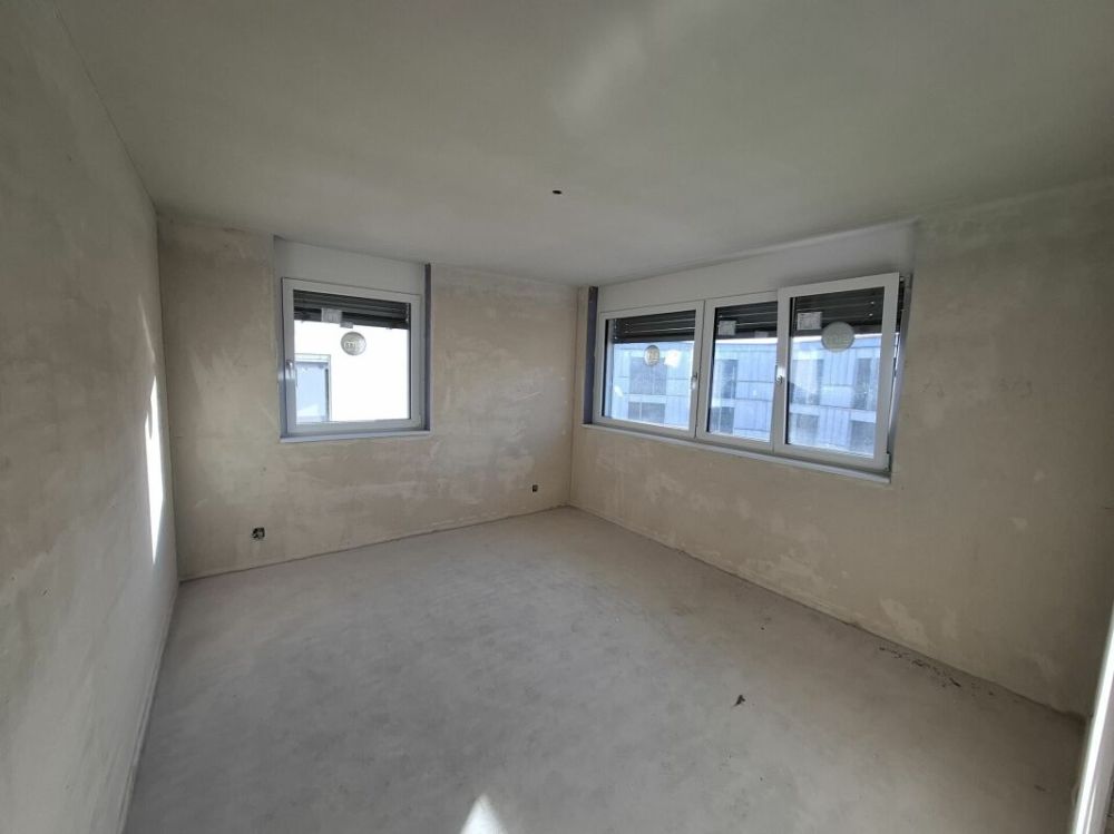 6 1/2-Zimmer-Doppeleinfamilienhaus mit nutzbarer Landfläche - Bild 8