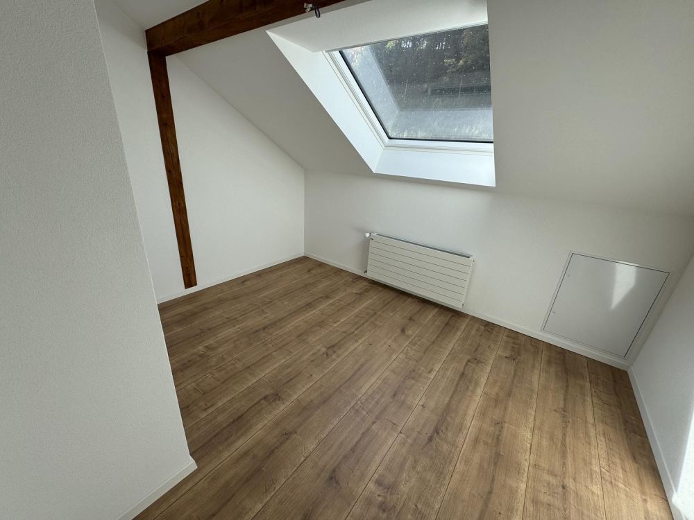 Helle 3.5-Zimmer-Dachwohnung mit Terrasse & Blick ins Grüne -  Bild 7