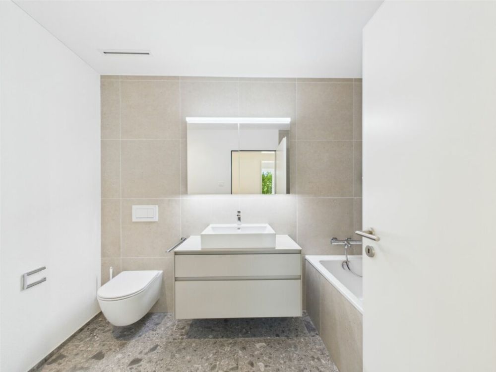 Neue 4.5-Zimmer Erdgeschoss Wohnung (C2) - Bad/WC