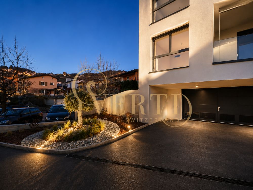 ELEGANTE 3.5 LOCALI CON GIARDINO PRIVATO A CANOBBIO -  Bild 2