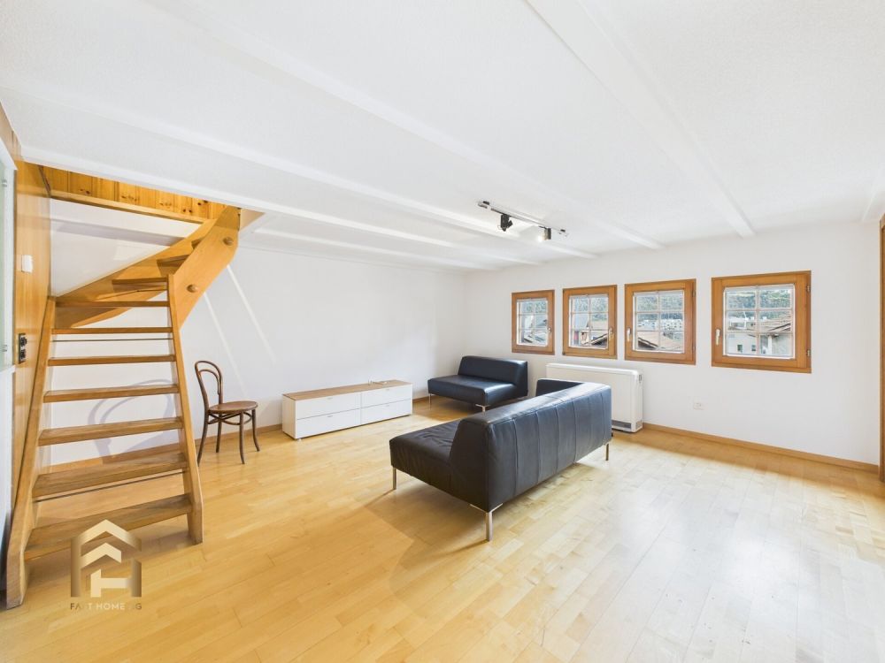 4.5 ZWG mit Atelier und Ausbaupotenzial im Herzen von Naters - 4.5 ZWG