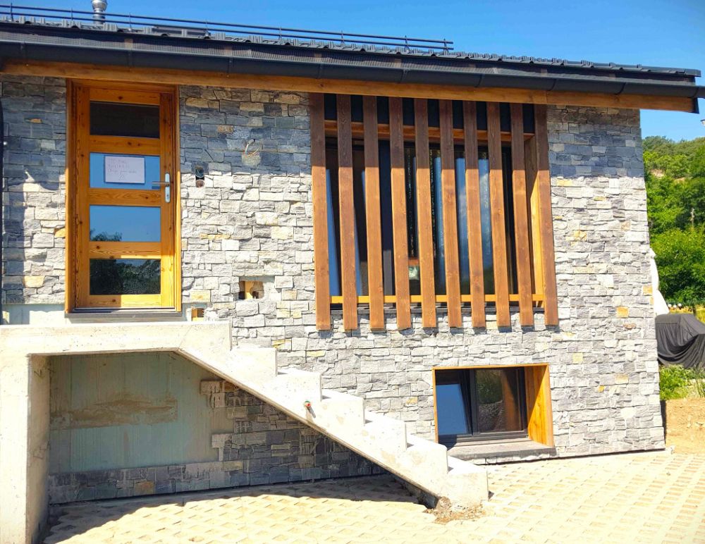Ökologisches Charmehaus NEU mit Garten, Parkplätzen und schönem Blick -  Bild 2