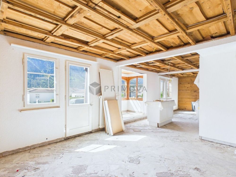 Traditionsreiches Chalet mit Gastronomie & zwei Wohneinheiten auf weitläufigem Grund -  Bild 5