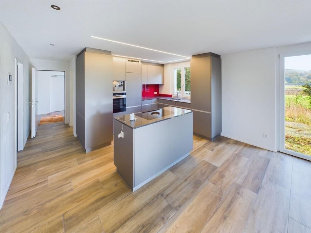 Wohnhaus mit 2 modernen Wohnungen  und viel Platz für Ihre Tiere - Bild 4